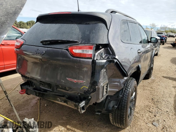 2018 Jeep Cherokee Trailhawk with VIN 1C4PJMBB2JD506327, listed as a Copart auction lot 75747364 with 186,413 mi miles and Salvage Title. Bid and sale history available at DreamBid. Image 6.