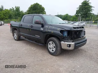 2018 Toyota Tundra SR5 with VIN 5TFEY5F19JX242306, listed as a IAAI auction lot 42524820 with 55,544 mi miles and . Bid and sale history available at DreamBid. Image 1.