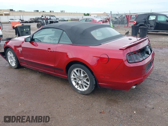 2014 Ford Mustang V6 z VIN 1ZVBP8EM6E5277323, wystawiony jako IAAI lot #42601652 z przebiegiem 64 616 mil mil oraz . Historia ofert i sprzedaży dostępna na DreamBid. Obrazek 3.