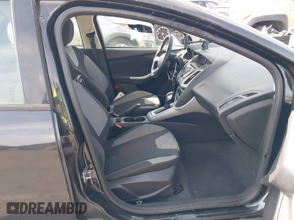 2012 Ford Focus SE with VIN 1FAHP3F27CL392394, listed as a IAAI auction lot 41909902 with 81,703 mi miles. Bid and sale history available at carsss.com. Image 5.
