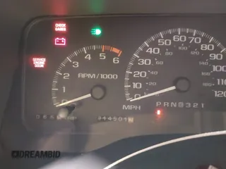 1999 Cadillac Escalade z VIN 1GYEK13RXXR413480, wystawiony jako IAAI lot #41552688 z przebiegiem 214 501 mil mil oraz . Historia ofert i sprzedaży dostępna na DreamBid. Obrazek 7.
