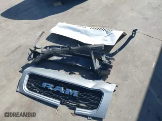 2019 Ram ProMaster Cargo Van with VIN 3C6TRVDG2KE506177, listed as a IAAI auction lot 38978353 with 220,000 mi miles. Bid and sale history available at carsss.com. Image 12.