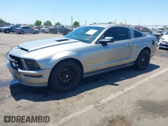 2008 Ford Mustang GT Deluxe with VIN 1ZVHT82H485168327, listed as a IAAI auction lot 42465727 with 115,187 mi miles and . Bid and sale history available at DreamBid. Image 17.