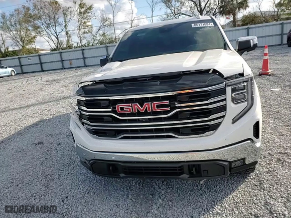 2022 GMC Sierra 1500 SLT with VIN 3GTUUDET3NG645163, listed as a Copart auction lot 86171684 with 45,344 mi miles and Salvage Title. Bid and sale history available at carsss.com. Image 11.