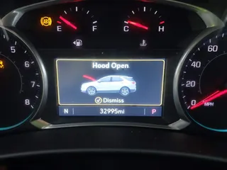 2021 Chevrolet Equinox Premier with VIN 2GNAXNEV7M6112087, listed as a IAAI auction lot 41102702 with 32,995 mi miles. Bid and sale history available at carsss.com. Image 7.