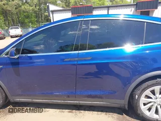 2016 Tesla Model X 70D z VIN 5YJXCBE20GF006744, wystawiony jako IAAI lot #42045005 z przebiegiem 169 619 mil mil oraz . Historia ofert i sprzedaży dostępna na DreamBid. Obrazek 14.