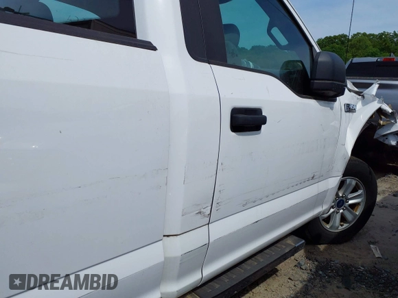 2020 Ford F-150 XL z VIN 1FTMF1CB0LKD63815, wystawiony jako IAAI lot #41719059 z przebiegiem 33 021 mil mil oraz . Historia ofert i sprzedaży dostępna na DreamBid. Obrazek 20.