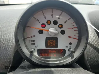 2014 MINI Countryman with VIN WMWZB3C57EWR36323, listed as a Copart auction lot 55098765 with 124,849 mi miles and Non Repairable. Bid and sale history available at DreamBid. Image 9.