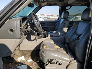 2004 Chevrolet Suburban LT with VIN 3GNEC16T84G296723, listed as a Copart auction lot 42646365 with 0 mi miles and Salvage Title. Bid and sale history available at carsss.com. Image 7.