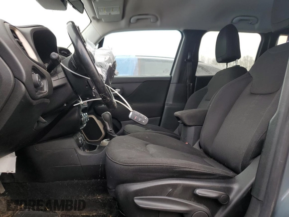 2017 Jeep Renegade Latitude z VIN ZACCJBBB2HPF77395, wystawiony jako Copart lot #46134285 z przebiegiem 104 757 mil mil oraz Szkoda całkowita • Salvage title. Historia ofert i sprzedaży dostępna na DreamBid. Obrazek 7.