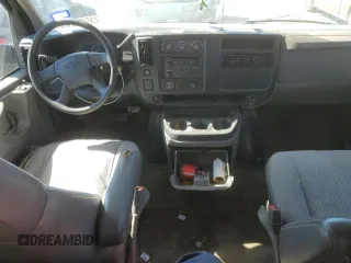 2005 Chevrolet Express Passenger with VIN 1GAHG39U051232615, listed as a Copart auction lot 73574264 with 207,303 mi miles and Salvage title. Bid and sale history available at DreamBid. Image 8.
