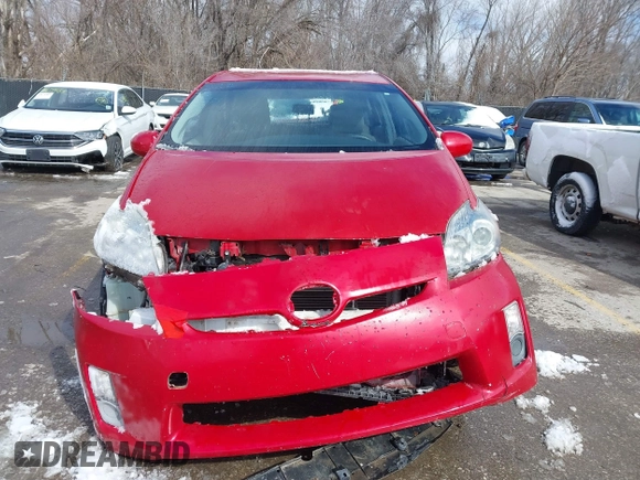 2011 Toyota Prius I with VIN JTDKN3DU3B0304788, listed as a IAAI auction lot 41731531 with 105,000 mi miles. Bid and sale history available at carsss.com. Image 13.