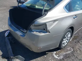 2015 Nissan Altima 2.5 with VIN 1N4AL3AP8FN341267, listed as a IAAI auction lot 41804785 with 140,004 mi miles. Bid and sale history available at carsss.com. Image 6.