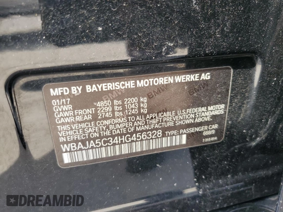 2017 BMW 5 Series 530i z VIN WBAJA5C34HG456328, wystawiony jako Copart lot #60227685 z przebiegiem 121 615 mil mil oraz Czysty tytuł • Clean title. Historia ofert i sprzedaży dostępna na DreamBid. Obrazek 12.