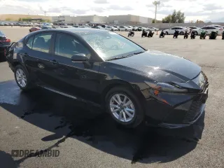 2025 Toyota Camry LE z VIN 4T1DAACK1SU566211, wystawiony jako Copart lot #60245455 z przebiegiem 9 223 mil mil oraz Czysty tytuł • Clean title. Historia ofert i sprzedaży dostępna na DreamBid. Obrazek 4.