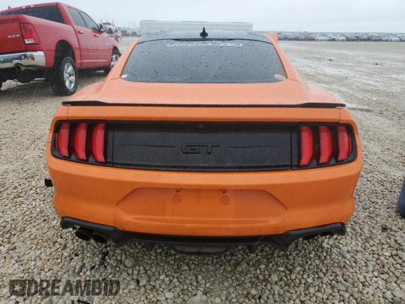 2021 Ford Mustang GT z VIN 1FA6P8CF9M5101492, wystawiony jako Copart lot #45208895 z przebiegiem Nie podano mil oraz Szkody całkowita. Historia ofert i sprzedaży dostępna na DreamBid. Obrazek 6.