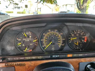 1988 Mercedes-Benz 560 with VIN WDBCA39D0JA410101, listed as a Copart auction lot 78961194 with 247,459 mi miles and Clean Title. Bid and sale history available at DreamBid. Image 8.