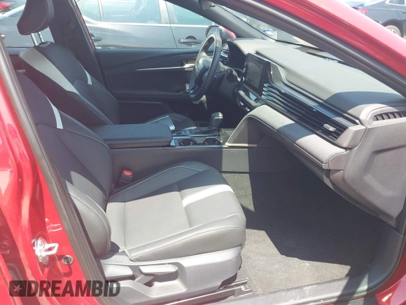 2025 Toyota Camry LE z VIN 4T1DAACK9SU100106, wystawiony jako IAAI lot #42390449 z przebiegiem 8 343 mil mil oraz . Historia ofert i sprzedaży dostępna na DreamBid. Obrazek 5.