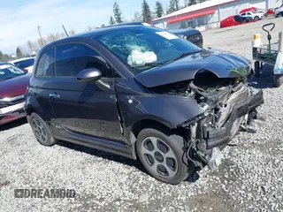 2015 FIAT 500e with VIN 3C3CFFGEXFT652883, listed as a IAAI auction lot 41895022 with 70,641 mi miles. Bid and sale history available at carsss.com. Image 1.