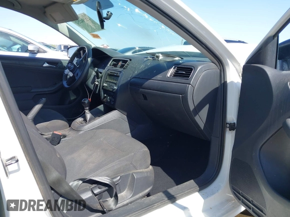 2012 Volkswagen Jetta S z VIN 3VW1K7AJ2CM331367, wystawiony jako IAAI lot #42294252 z przebiegiem 162 373 mil mil oraz . Historia ofert i sprzedaży dostępna na DreamBid. Obrazek 5.