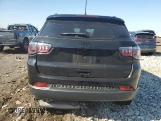 2022 Jeep Compass Altitude with VIN 3C4NJCBB2NT187786, listed as a Copart auction lot 53027925 with 45,894 mi miles and Salvage title. Bid and sale history available at DreamBid. Image 6.