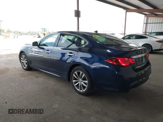 2015 Infiniti Q70 z VIN JN1BY1AP9FM542429, wystawiony jako IAAI lot #41903214 z przebiegiem 139 255 mil mil oraz . Historia ofert i sprzedaży dostępna na DreamBid. Obrazek 3.
