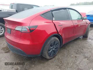 2024 Tesla Model Y z VIN 7SAYGDED9RA304010, wystawiony jako IAAI lot #42366995 z przebiegiem Nie podano mil oraz . Historia ofert i sprzedaży dostępna na DreamBid. Obrazek 4.
