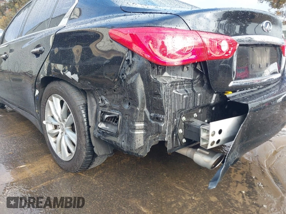 2014 Infiniti Q50 with VIN JN1BV7AP8EM675841, listed as a IAAI auction lot 41582924 with 139,637 mi miles. Bid and sale history available at carsss.com. Image 12.