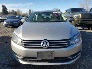 2012 Volkswagen Passat SE with VIN 1VWBP7A32CC084151, listed as a Copart auction lot 87729045 with 87,951 mi miles and Salvage Title. Bid and sale history available at carsss.com. Image 5.