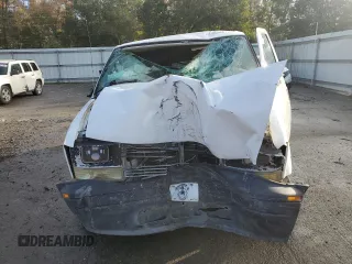 2004 Chevrolet Astro Cargo Van with VIN 1GCDM19X54B130510, listed as a Copart auction lot 84888614 with 0 mi miles and Salvage Title. Bid and sale history available at carsss.com. Image 5.