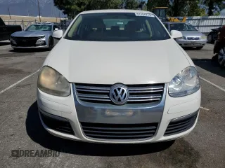 2008 Volkswagen Jetta Sedan SE with VIN 3VWRM71K38M055309, listed as a Copart auction lot 51764715 with 208,177 mi miles and Clean Title. Bid and sale history available at carsss.com. Image 5.