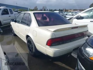 1993 Nissan Maxima z VIN JN1EJ01F6PT417978, wystawiony jako IAAI lot #41542899 z przebiegiem 194 433 mil mil oraz . Historia ofert i sprzedaży dostępna na DreamBid. Obrazek 3.
