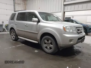 2011 Honda Pilot EX-L with VIN 5FNYF4H66BB029802, listed as a IAAI auction lot 42101545 with 240,127 mi miles and . Bid and sale history available at carsss.com. Image 1.