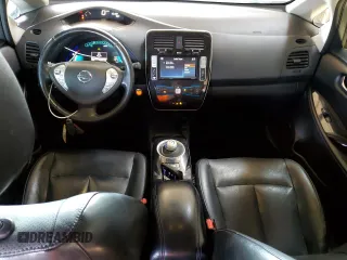 2016 Nissan LEAF S z VIN 1N4BZ0CP2GC306431, wystawiony jako Copart lot #56547235 z przebiegiem 86 000 mil mil oraz Czysty tytuł • Clean title. Historia ofert i sprzedaży dostępna na DreamBid. Obrazek 8.