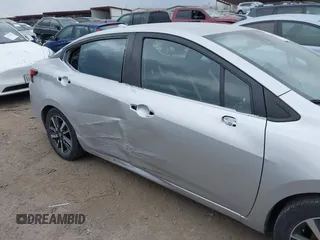 2021 Nissan Versa SV z VIN 3N1CN8EV9ML876627, wystawiony jako IAAI lot #42297873 z przebiegiem 72 216 mil mil oraz . Historia ofert i sprzedaży dostępna na DreamBid. Obrazek 13.