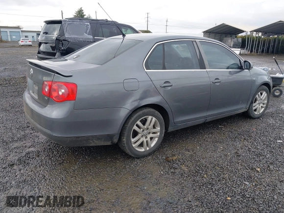 2007 Volkswagen Jetta Wolfsburg Edition с VIN 3VWEF71K07M187242, выставлен на аукционе IAAI как лот 40911182 с пробегом 144 067 миль миль и . История ставок и продаж доступна на DreamBid. Изображение 4.