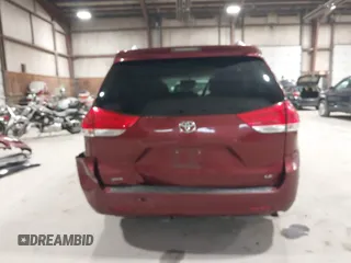 2013 Toyota Sienna LE AAS with VIN 5TDKK3DC6DS298372, listed as a IAAI auction lot 42062376 with 313,697 mi miles. Bid and sale history available at carsss.com. Image 17.