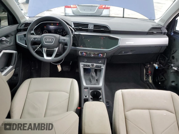 2024 Audi Q3 S line Premium Plus z VIN WA1EECF38R1019391, wystawiony jako Copart lot #47124395 z przebiegiem 9 509 mil mil oraz Szkoda całkowita • Salvage title. Historia ofert i sprzedaży dostępna na DreamBid. Obrazek 8.