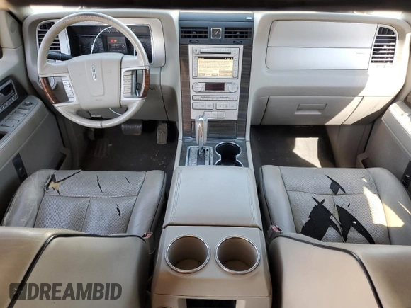 2008 Lincoln Navigator with VIN 5LMFU28598LJ04841, listed as a Copart auction lot 50329485 with 232,481 mi miles and Clean title. Bid and sale history available at DreamBid. Image 8.