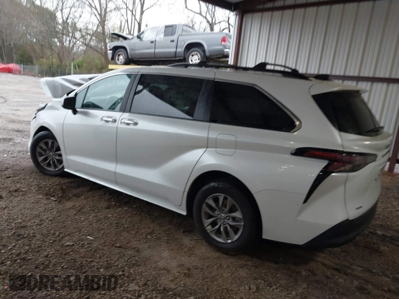 2024 Toyota Sienna XLE z VIN 5TDYRKEC3RS190684, wystawiony jako IAAI lot #41853725 z przebiegiem 58 343 mil mil oraz . Historia ofert i sprzedaży dostępna na DreamBid. Obrazek 3.