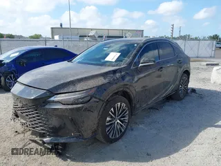 2024 Lexus RX 350 z VIN 2T2BAMCA9RC086862, wystawiony jako IAAI lot #41946004 z przebiegiem 6 664 mil mil oraz . Historia ofert i sprzedaży dostępna na DreamBid. Obrazek 17.
