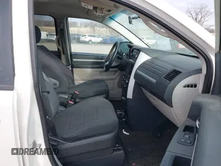 2008 Dodge Grand Caravan SXT with VIN 2D8HN54P08R697925, listed as a IAAI auction lot 41249716 with 176,439 mi miles and . Bid and sale history available at DreamBid. Image 5.