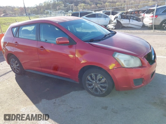 2010 Pontiac Vibe 1SA z VIN 5Y2SP6E87AZ413472, wystawiony jako IAAI lot #41869342 z przebiegiem 251 778 mil mil oraz . Historia ofert i sprzedaży dostępna na DreamBid. Obrazek 1.