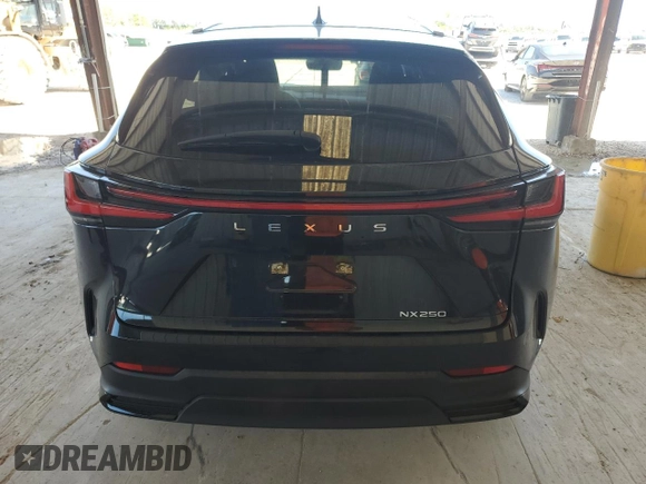 2022 Lexus NX 250 z VIN JTJADCAZ1N5001057, wystawiony jako Copart lot #61067415 z przebiegiem 39 964 mil mil oraz Nie do naprawy • Non repairable. Historia ofert i sprzedaży dostępna na DreamBid. Obrazek 6.