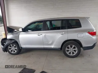 2013 Toyota Highlander with VIN 5TDZA3EH0DS043082, listed as a IAAI auction lot 41943547 with Not Provided miles and . Bid and sale history available at DreamBid. Image 14.