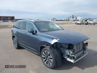 2021 Volvo XC90 Momentum z VIN YV4A221K6M1689257, wystawiony jako IAAI lot #42104985 z przebiegiem 56 532 mil mil oraz . Historia ofert i sprzedaży dostępna na DreamBid. Obrazek 1.
