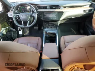 2022 Audi e-tron Sportback S line Premium z VIN WA11AAGE8NB022696, wystawiony jako Copart lot #86595464 z przebiegiem 36 024 mil mil oraz Szkoda całkowita • Salvage title. Historia ofert i sprzedaży dostępna na DreamBid. Obrazek 8.