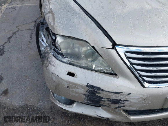 2012 Lexus LS 460 z VIN JTHBL5EFXC5110621, wystawiony jako IAAI lot #41714523 z przebiegiem 104 684 mil mil oraz . Historia ofert i sprzedaży dostępna na DreamBid. Obrazek 18.
