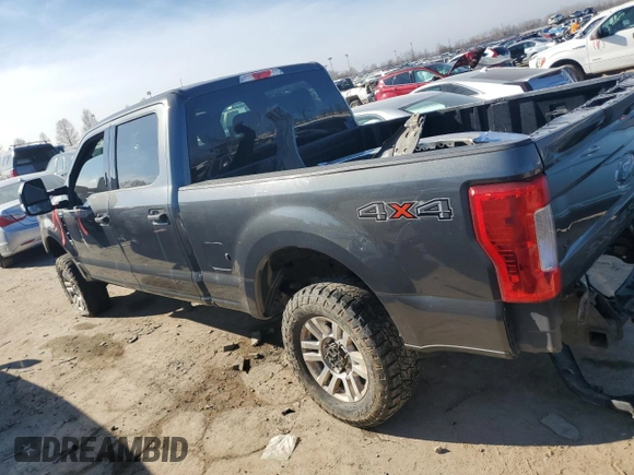 2019 Ford Super Duty F-250 SRW XL with VIN 1FT7W2BT2KEC40480, listed as a Copart auction lot 40177334 with 0 mi miles and Salvage Title. Bid and sale history available at carsss.com. Image 2.