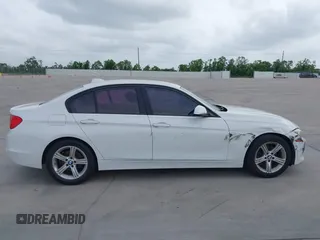 2015 BMW 3 Series 320i с VIN WBA3B1G5XFNT05271, выставлен на аукционе IAAI как лот 42049799 с пробегом 125 437 миль миль и . История ставок и продаж доступна на DreamBid. Изображение 13.